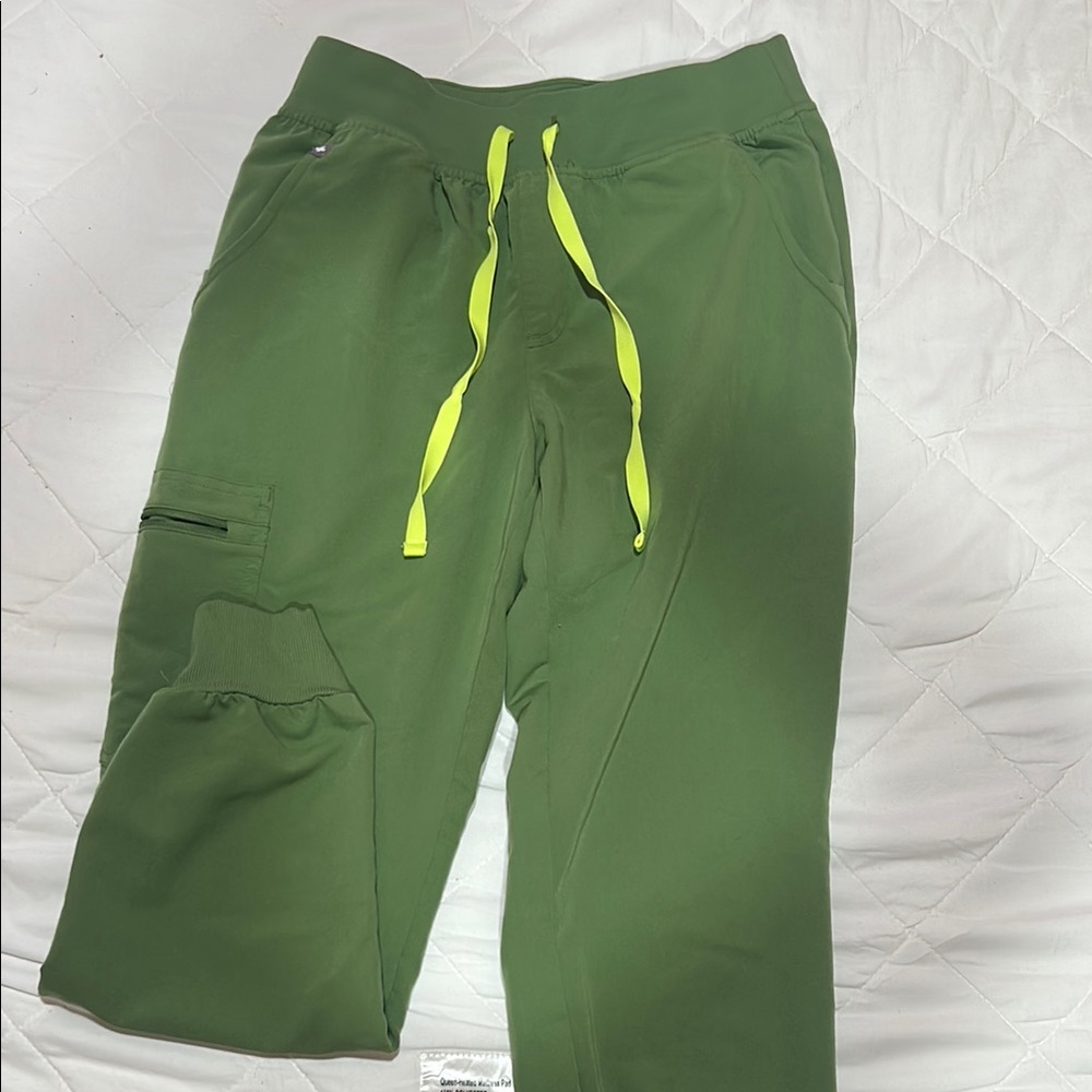 Figs Green Jogger Scrub Pants
